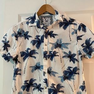 Light weight summer shirt.